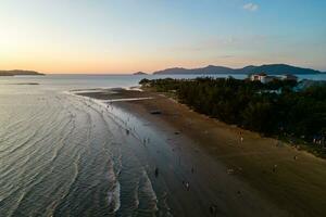 aéreo Visão às tanjung aru de praia dentro kota Kinabalu, sabá, Malásia foto