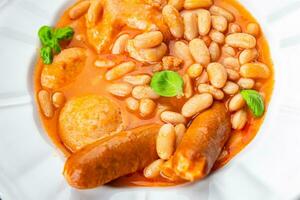 cebola argolas profundo frigideira tomate molho velozes Comida comendo cozinhando refeição Comida lanche em a mesa cópia de espaço Comida foto