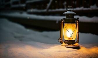 lanterna às a fim do uma neve coberto de madeira caminho, dentro a estilo do jovem energia foto