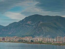 a cidade do palermo dentro itlaly foto