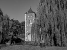 castelo e parque dentro Westfália foto