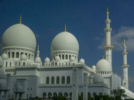 a cidade de abu dhabi foto