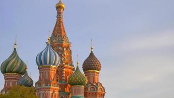 st. catedral do manjericão na praça vermelha de moscou kremlin, rússia foto