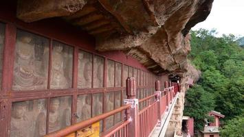 Corredor complexo de cavernas-templo maijishan na cidade de tianshui, gansu china foto