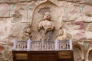relevo da gruta do templo la shao em tianshui wushan china foto