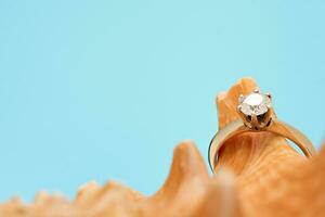 anel de diamante de noivado foto