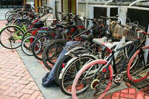 fotos do estacionado bicicletas dentro Coréia