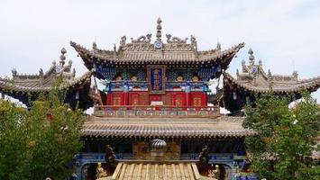 templo da montanha nanshan em xining qinghai china. foto