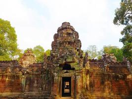 arquitetura de pedra ruína no templo ta som, siem reap cambodia. foto