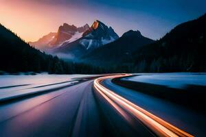 uma carro dirigindo baixa uma estrada dentro a montanhas. gerado por IA foto