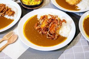 profundo frito suave Concha caranguejo com Curry arroz foto