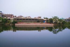 lindo panorama Visão do rasel parque lago dentro narayanganj cidade, Bangladesh foto