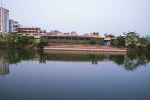 lindo panorama Visão do rasel parque lago dentro narayanganj cidade, Bangladesh foto