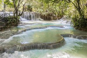 cachoeiras kuang si, luang prabang, laos. mais bela cachoeira foto