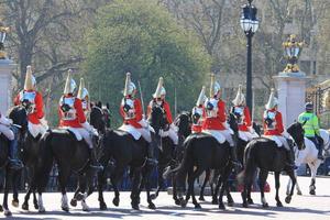 troca da guarda nacional britânica no palácio de buckingham foto