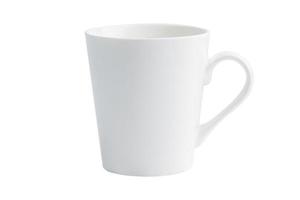 copo de caneca branca para bebida isolado em fundo branco foto