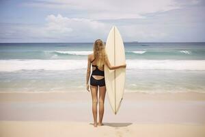 lindo sexy surfista menina em a de praia. ai generativo foto