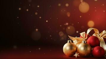 festivo Natal enfeites amarrado com ouro fita em uma espumante vermelho fundo foto