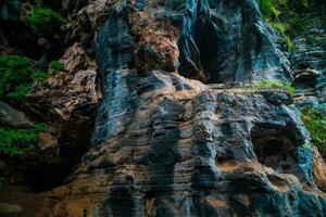 despercebidas dentro tailândia, a azul caverna características uma natural azul mármore cor padronizar em Está paredes. foto