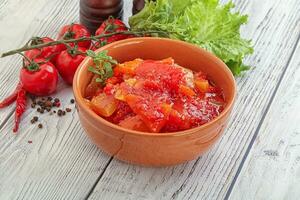 lecho húngaro com tomate e páprica foto