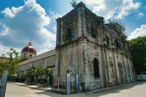 Barotac novo, iloilo, Filipinas, romano católico igreja, 2023 debaixo renovação para melhorar Está fachada foto