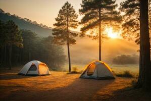 acampamento em a topo do a montanha às pôr do sol, tailândia. ai generativo foto
