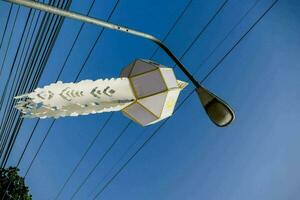 suspensão lanterna em a rua postar foto