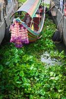 barco em chao phraya rio ,Bangkok, Tailândia foto