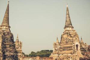 pagode no templo wat phra sri sanphet, ayutthaya, tailândia foto