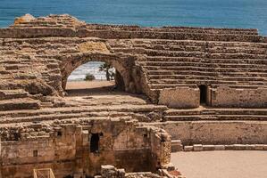 uma Visão do a romano anfiteatro dentro Tarragona, Espanha foto