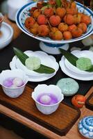 lichia dentro tailandês estilo, tailandês sobremesa em mesa foto