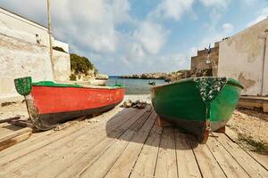 lindo cenário do polignano uma égua, Cidade dentro a província do Bari, puglia. foto