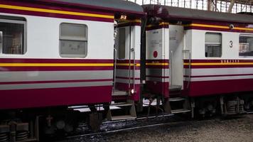 negócio de locomotivas na estação de trem foto