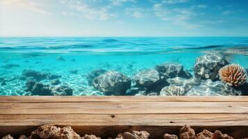 de madeira mesa com uma fundo do uma cristal Claro coral recife debaixo turquesa água foto