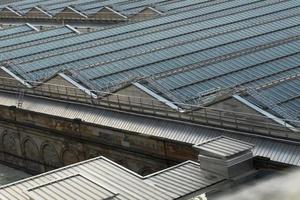 telhado de casa de aço inoxidável com vidro transparente foto
