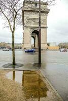 Visão do a arco de triunfo dentro Paris, França foto