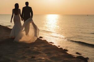 casado casal caminhando em a de praia dentro frente do a pôr do sol fundo bokeh estilo fundo com generativo ai foto