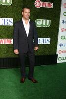 los angeles jul 28 Chris odonnell chega às a 2010 cbs a cw altura de começar verão pressione Tour festa às a barraca adjacente para beverly Hilton hotel em 28 de julho 2010 dentro beverly colinas ca foto