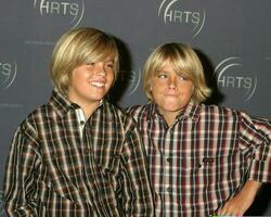 Dylan e Cole cônjuge hollywood rádio televisão sociedade apresenta crianças dia 2005 hollywood paládio los angeles ca agosto 10 2005 foto