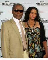 Sidney poitier filha Sydney poitier A chegar às a la pré estreia do inglório bastardos às graumans chinês teatro dentro los angeles ca em agosto 10 2009 foto