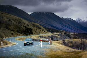asfalto rodovia dentro aoraki-mt.cook nacional parque Southland Novo zelândia foto
