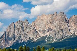 lindo dolomite montanhas perto cortina d'ampezzo ,pomagagnon grupo, sudtirol, Itália foto
