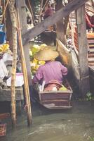 tradicional flutuando mercado dentro maldição Saduak perto Bangkok foto