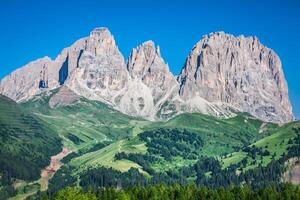 atrevimento pordoi sul face 2952 m dentro gruppo del venda, dolomites montanhas dentro Alpes foto