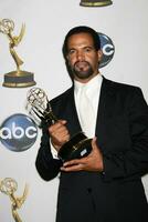 Kristoff st John dentro a pressione ROM depois de ele Ganhou a emmy para apoiando ator às a dia emmys 2008 às a kodak teatro dentro hollywood ca em Junho 20 2008 cabanas foto