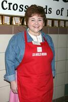 patrika darbo às a la missão ação de graças alimentando do a sem teto dentro los angeles ca novembro 26 2008 foto