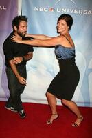 Joshua Gomez sarah lancaster A chegar às a nbc tca festa às a langham Huntington hotel spa dentro Pasadena ca em agosto 5 2009 foto