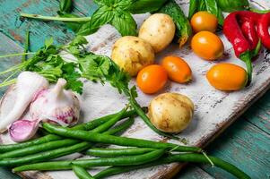 colheita fresco legumes e verduras foto