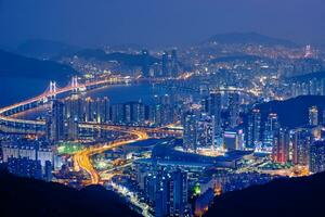 busan paisagem urbana Gwangan ponte às noite foto