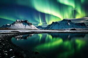 aurora boreal dentro Islândia com neve coberto montanhas e reflexão ai gerado foto